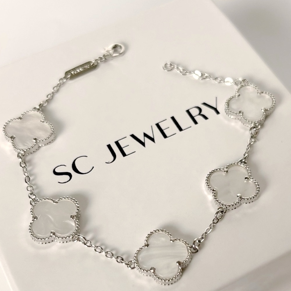 Last 1🔥 Clover Bracelet Double Sided Mother of Pearl Platinum Plated Lightweight